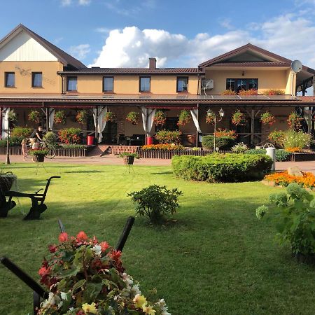 Bed and Breakfast Stajnia Pod Debem Starachowice Esterno foto