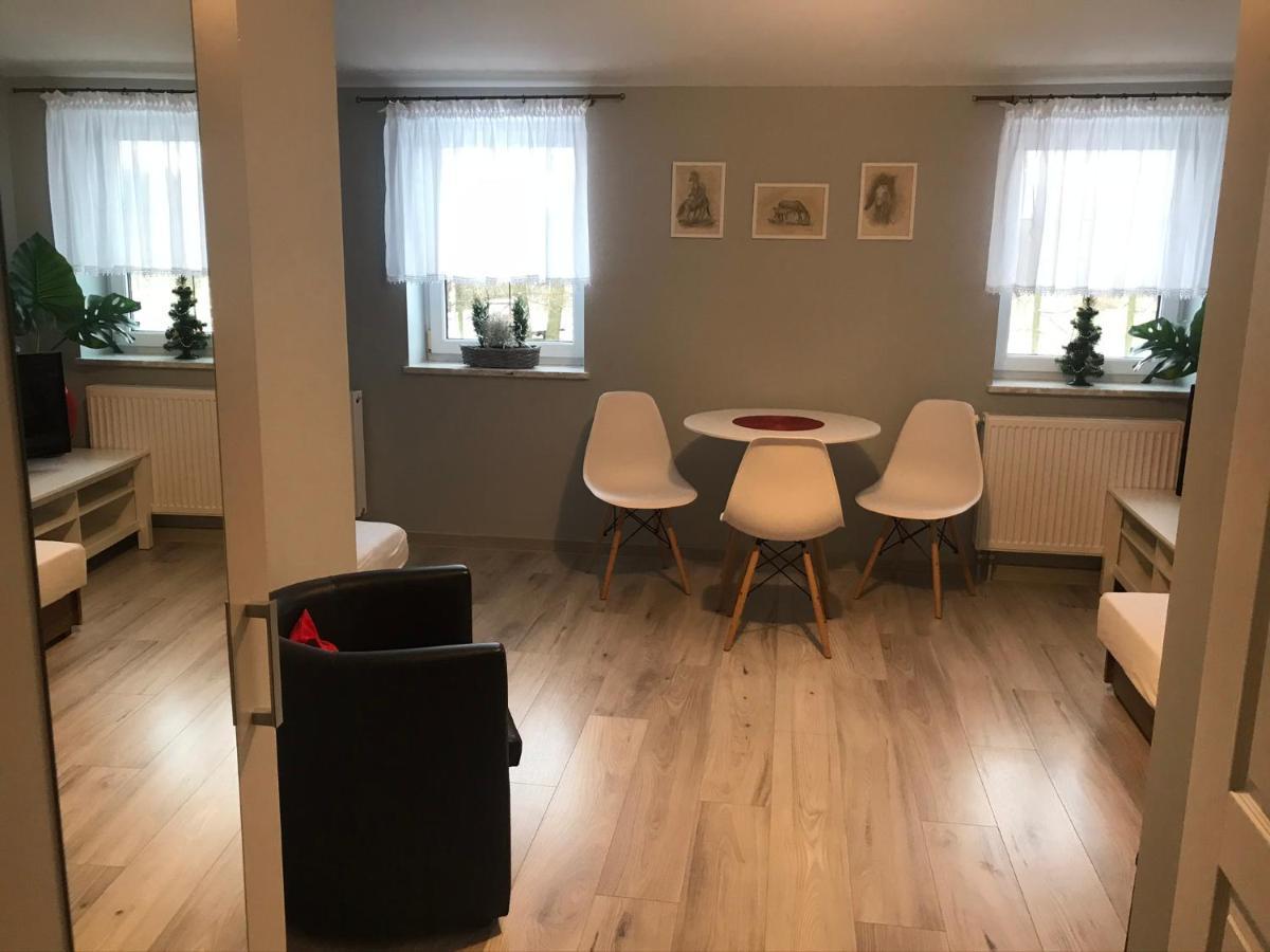 Bed and Breakfast Stajnia Pod Debem Starachowice Esterno foto