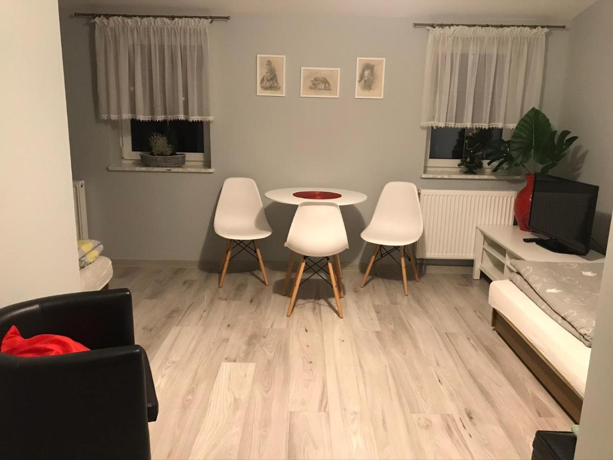 Bed and Breakfast Stajnia Pod Debem Starachowice Esterno foto