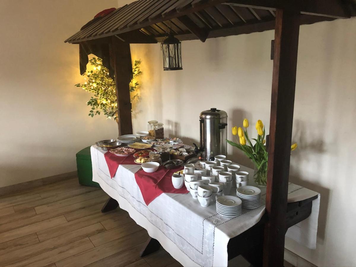 Bed and Breakfast Stajnia Pod Debem Starachowice Esterno foto