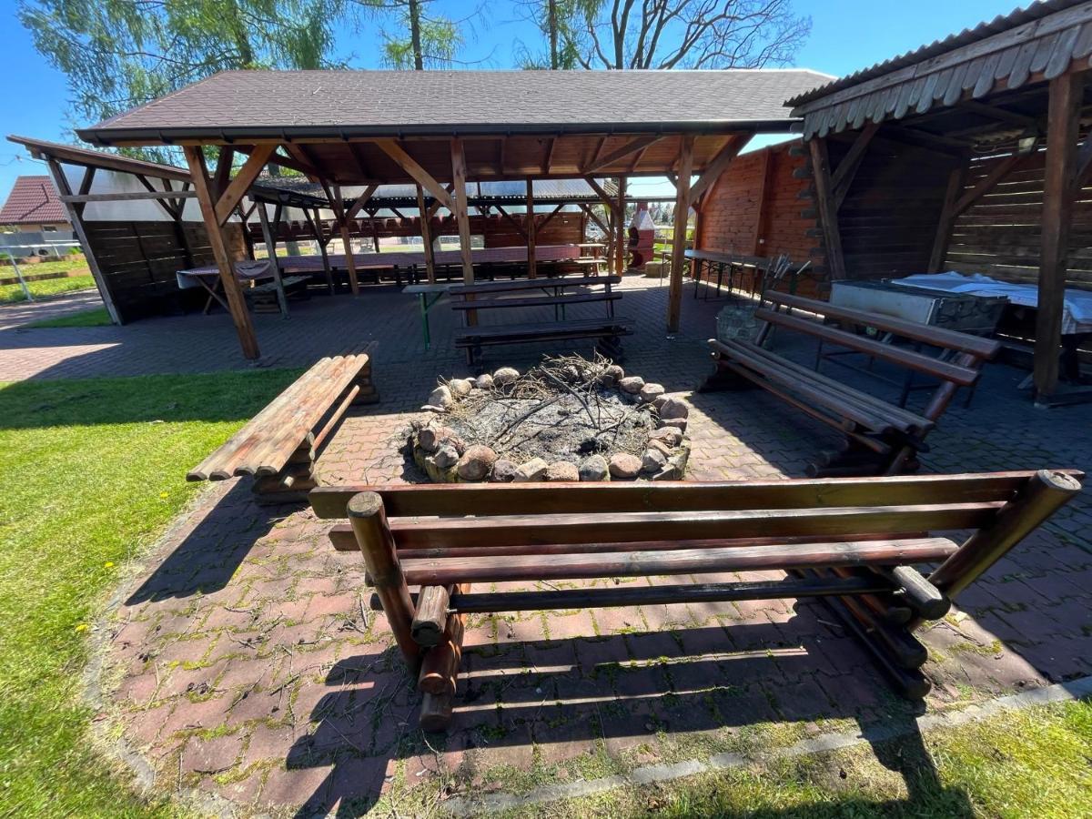 Bed and Breakfast Stajnia Pod Debem Starachowice Esterno foto
