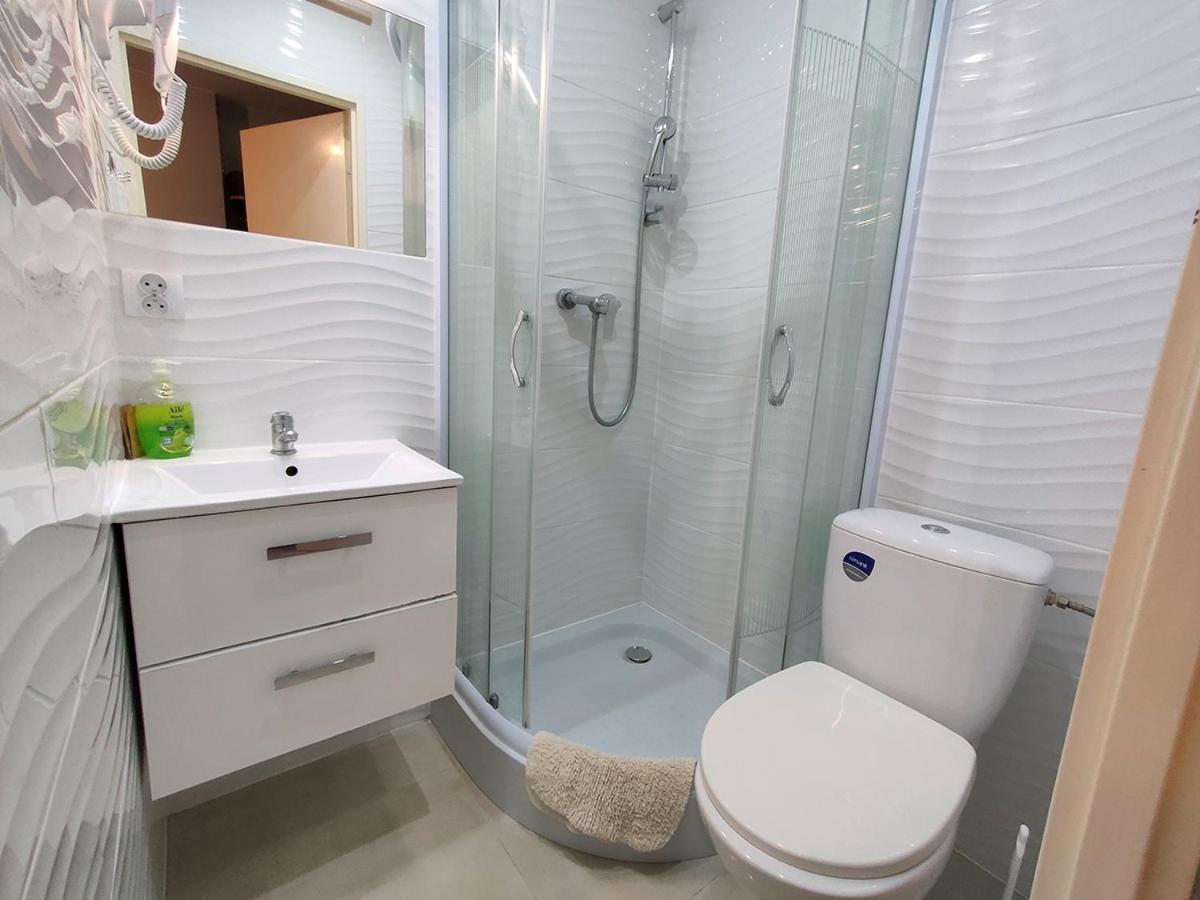 Bed and Breakfast Stajnia Pod Debem Starachowice Esterno foto