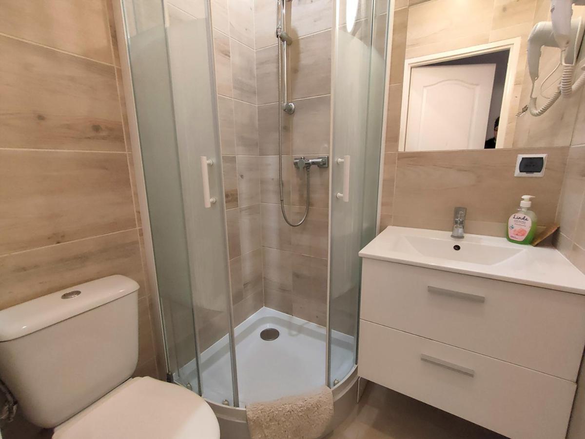 Bed and Breakfast Stajnia Pod Debem Starachowice Esterno foto