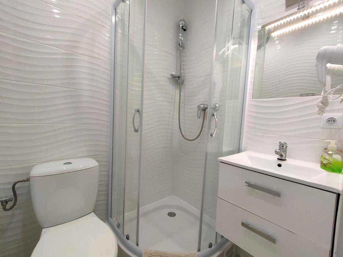 Bed and Breakfast Stajnia Pod Debem Starachowice Esterno foto