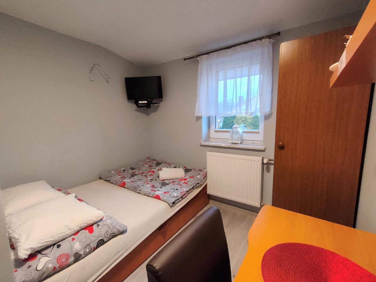 Bed and Breakfast Stajnia Pod Debem Starachowice Esterno foto