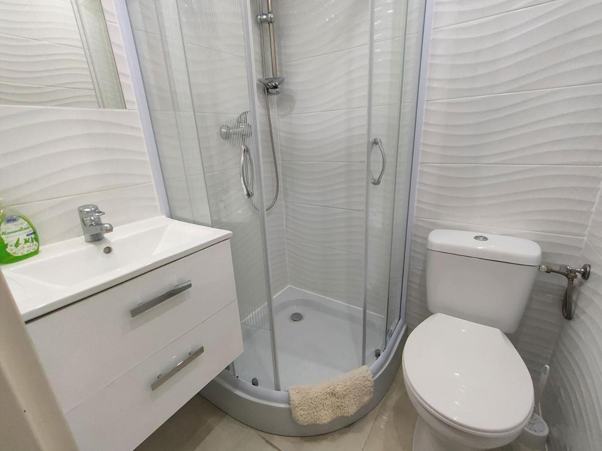 Bed and Breakfast Stajnia Pod Debem Starachowice Esterno foto