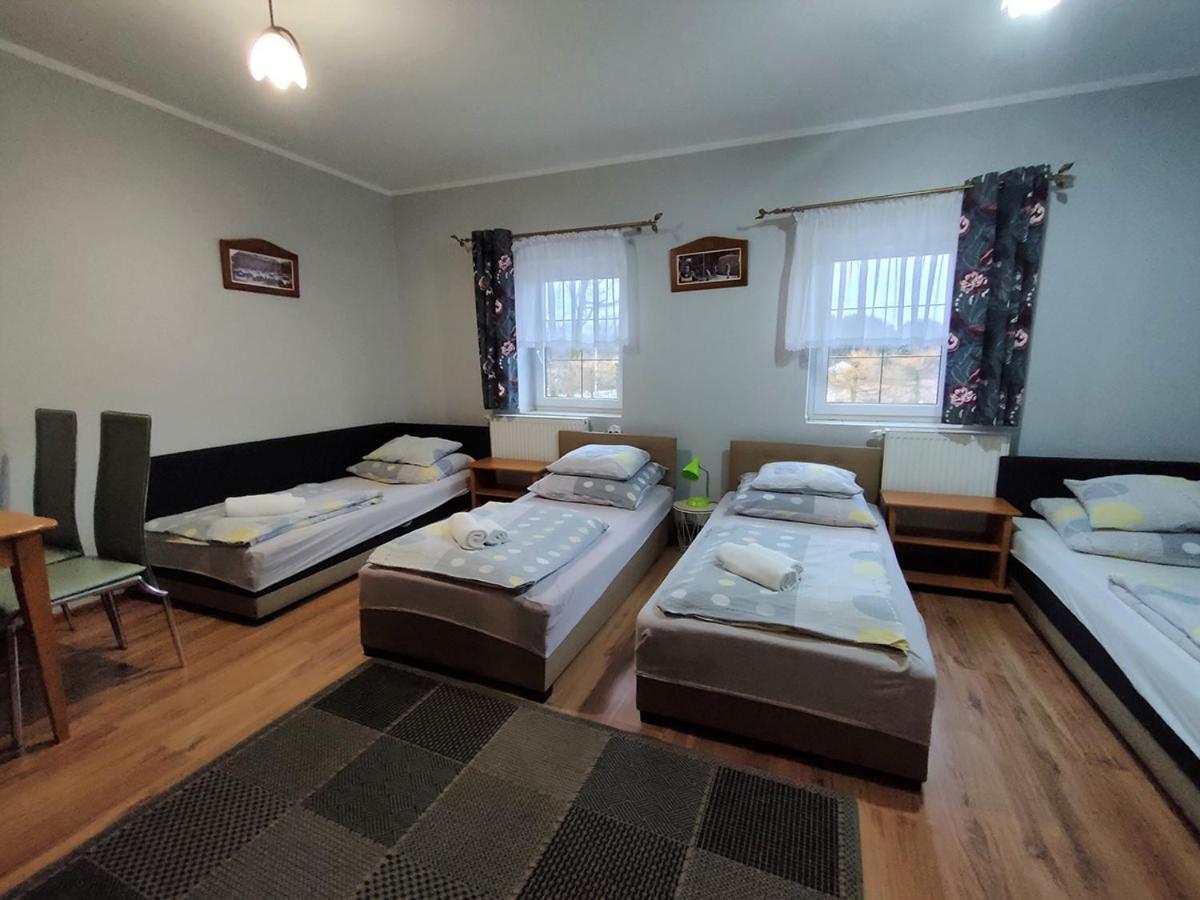 Bed and Breakfast Stajnia Pod Debem Starachowice Esterno foto