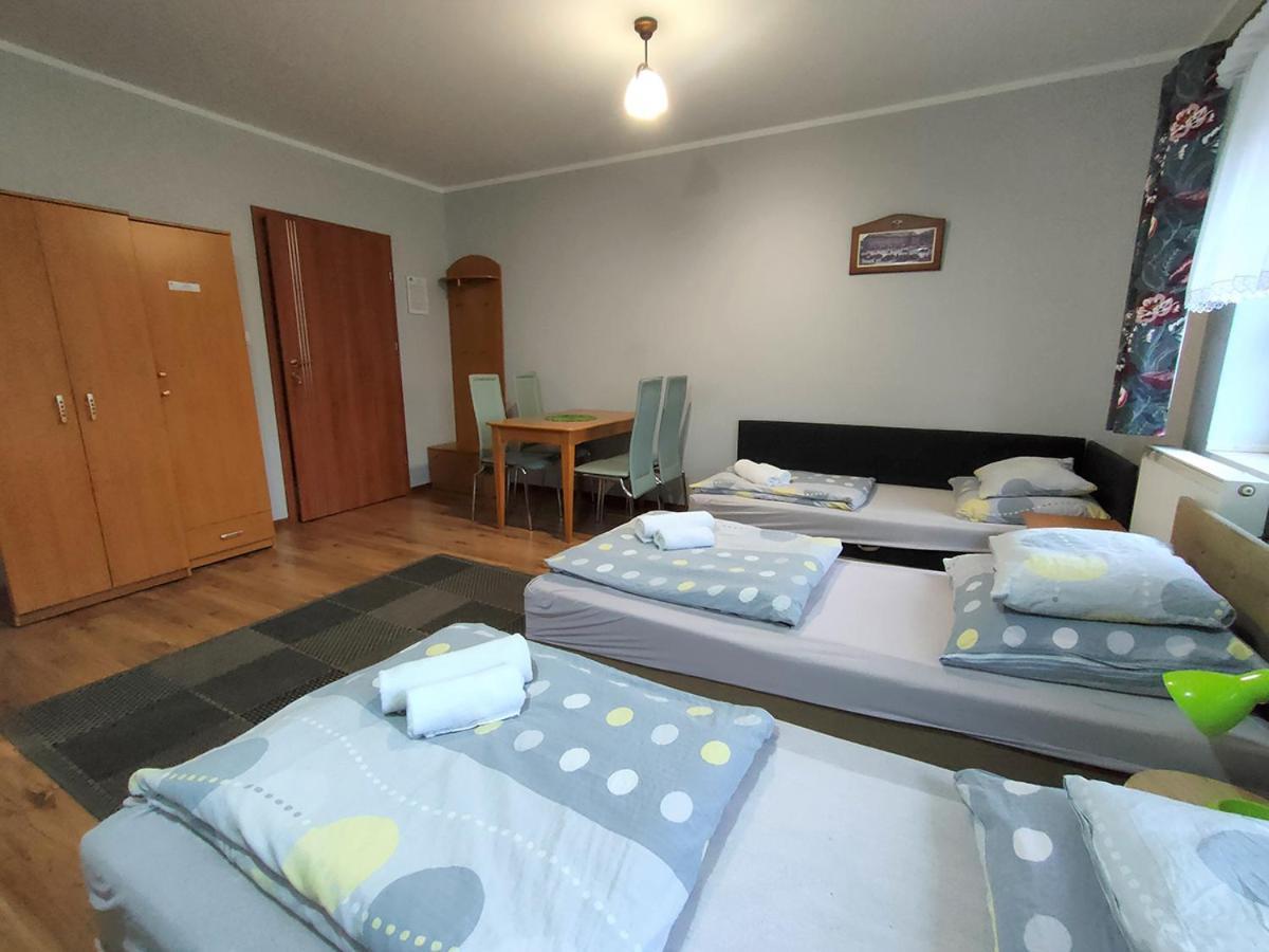 Bed and Breakfast Stajnia Pod Debem Starachowice Esterno foto