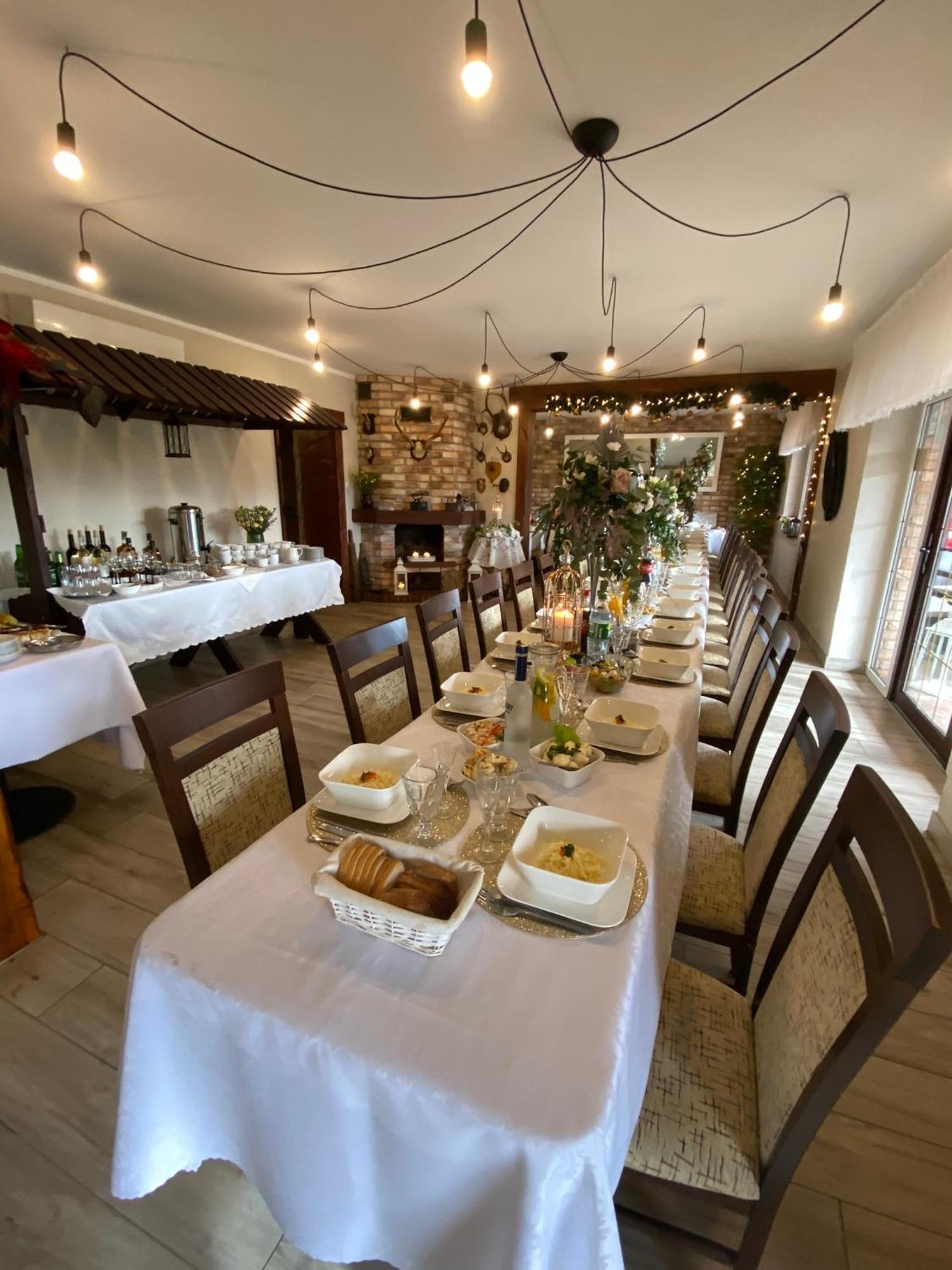 Bed and Breakfast Stajnia Pod Debem Starachowice Esterno foto